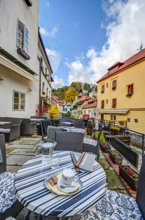Historisches Gebäude des Hotels Edward Kelly im Zentrum von Český Krumlov